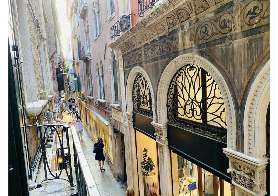 Sweet Time Venice, Luxury San Marco Frezzaria Apt! Экстерьер фото
