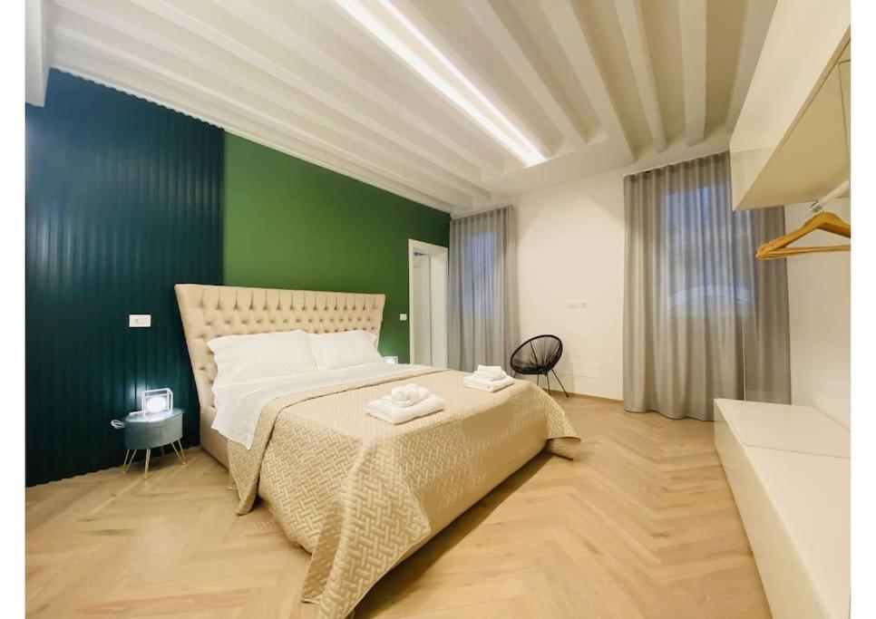 Sweet Time Venice, Luxury San Marco Frezzaria Apt! Экстерьер фото
