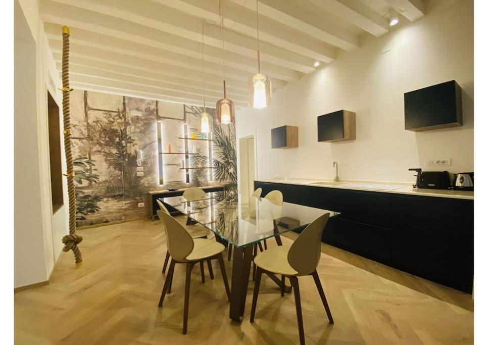 Sweet Time Venice, Luxury San Marco Frezzaria Apt! Экстерьер фото