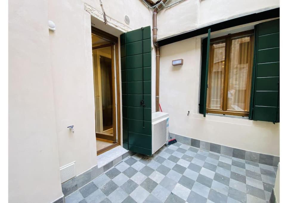 Sweet Time Venice, Luxury San Marco Frezzaria Apt! Экстерьер фото