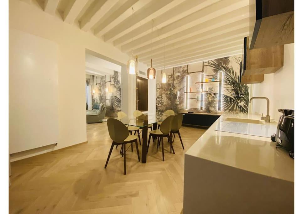 Sweet Time Venice, Luxury San Marco Frezzaria Apt! Экстерьер фото