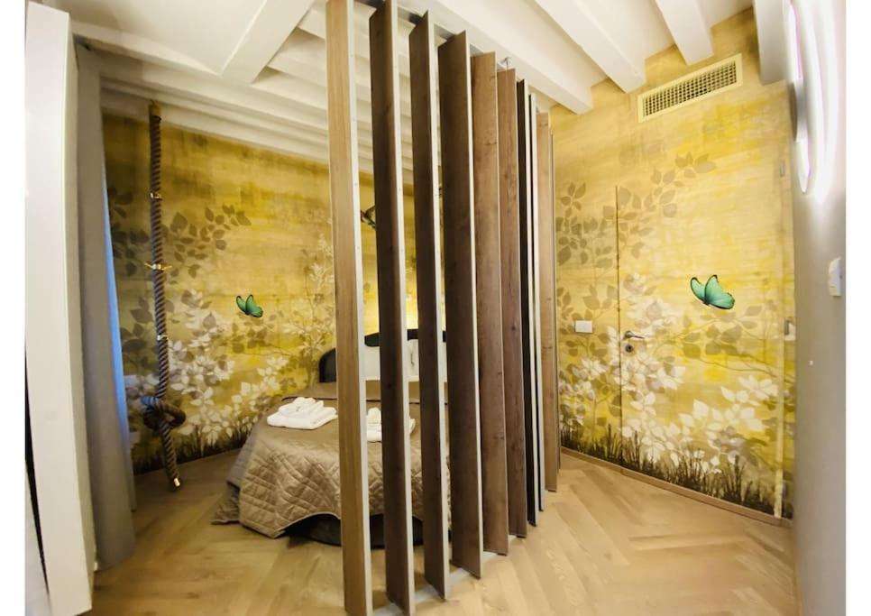 Sweet Time Venice, Luxury San Marco Frezzaria Apt! Экстерьер фото